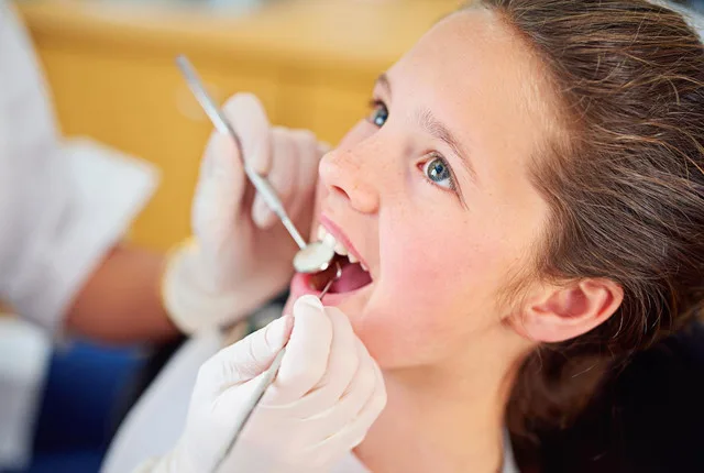 Jakie są objawy odsłoniętego nerwu zębowego?
